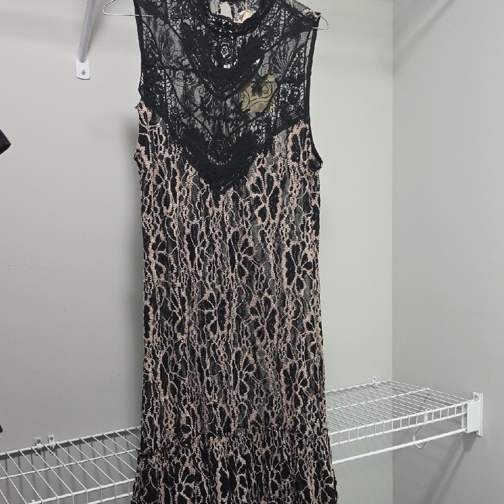 A'Reve Elegant Black and Tan Lace Midi Dress